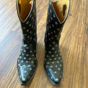Old Gringo Embroidered Flower Black Boots EUC